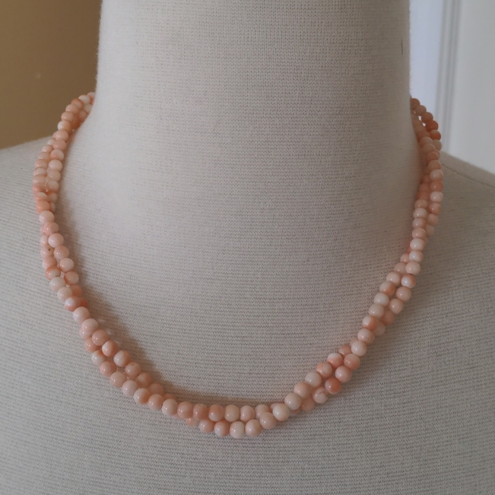 Coral pink pearly beaded necklace